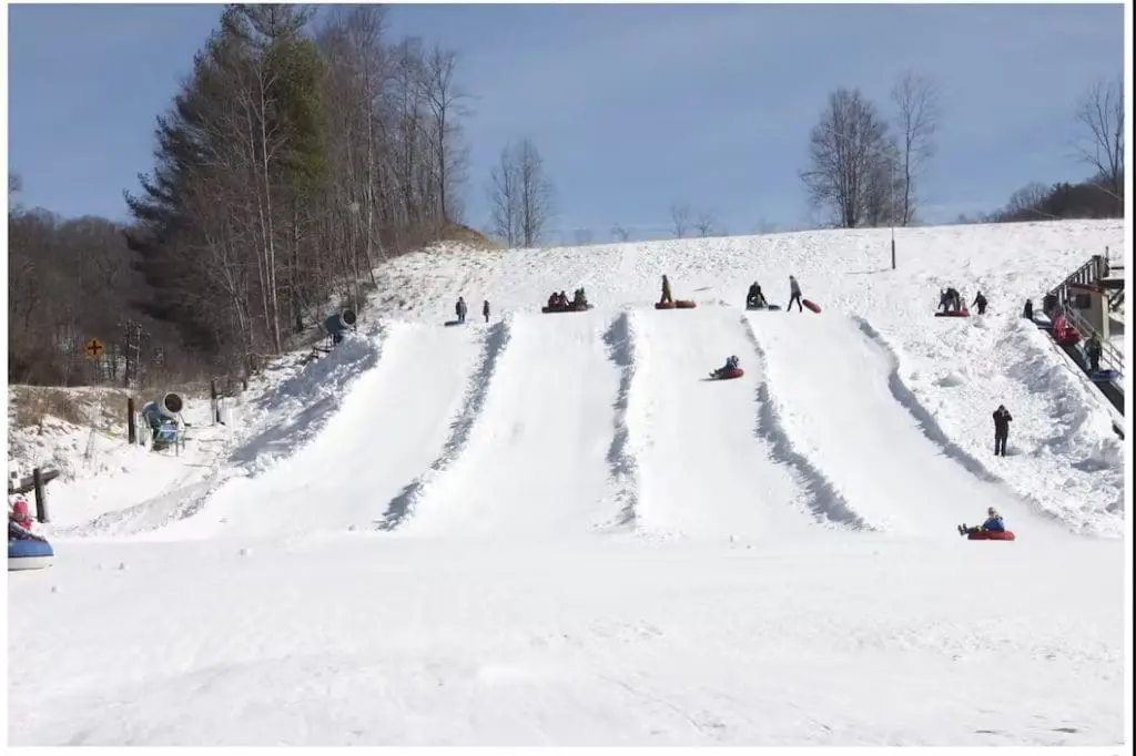 Snow tubing near Asheville NC The 4 Best Places (2024) Blue Ridge